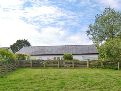 Exterior | Madog&rsquo;s Wells - Blackbird Cottage, Llanfair Caereinion, nr. Welshpool