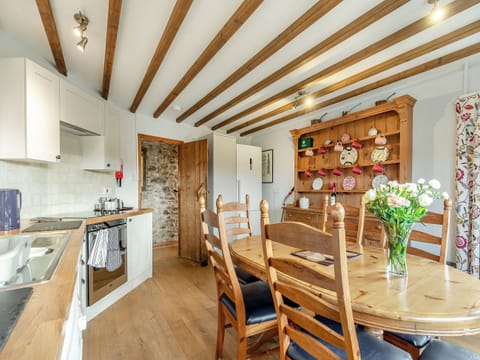 Kitchen/diner | Cwm Eithin (Cerbid), Cerbid
