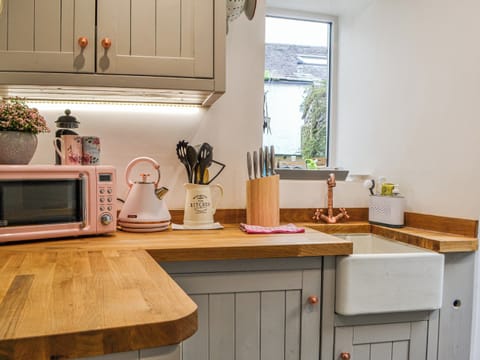 Kitchen | Pollywiggle Cottage, Keswick