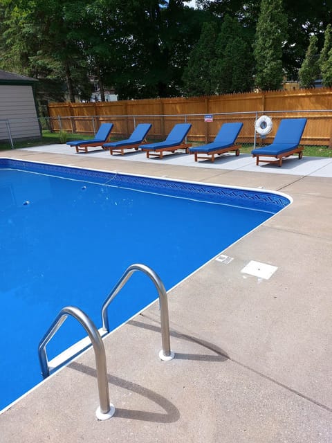 In ground pool. No lifeguard on duty.