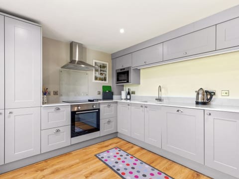 Kitchen area | Ash Tree Cottage, Bosherston