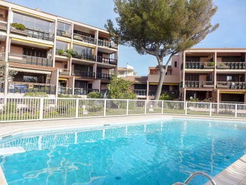Swimming Pool, Property, Resort, Building, Real Estate, House, Condominium, Leisure, Water, Apartment