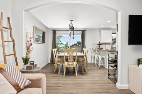 "Great location for visiting wineries. Home was spacious and cozy." - Heidi