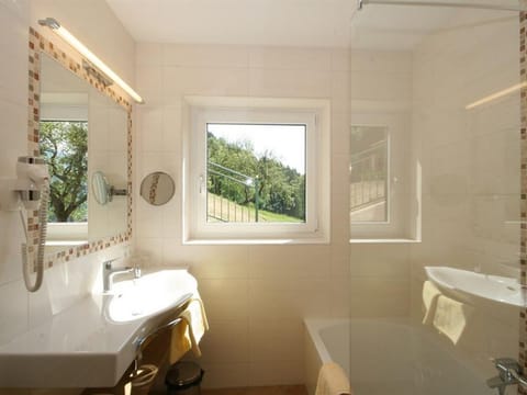 App+Suite 4-6 Pax - Hotel Neuwirt Apartment in Schladming