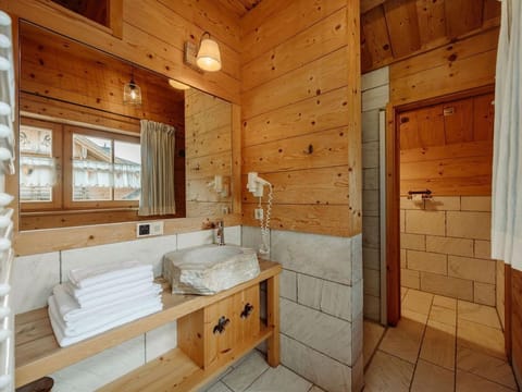 Alpine hut "Alpenfürst" - Almdorf Reiteralm Cabin in Schladming