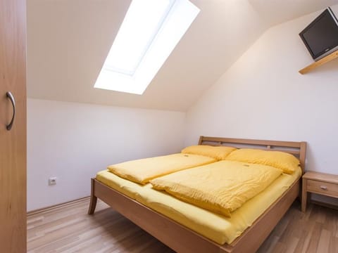 TOP 8 - Apartment, shower, WC, 2 bedrooms - Haus Gloria Apartment in Schladming