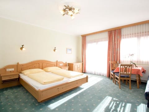 Apartment Bergkönig - Hotel Garni Hochwurzen Bed and Breakfast in Schladming