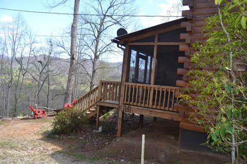 Great View from this easy access home