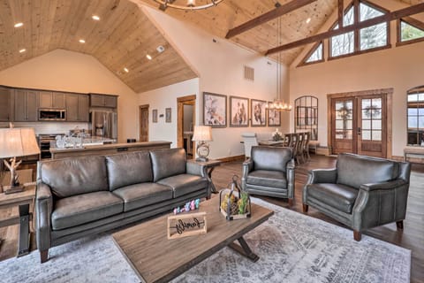 Living Room | Free WiFi | Stone Fireplace