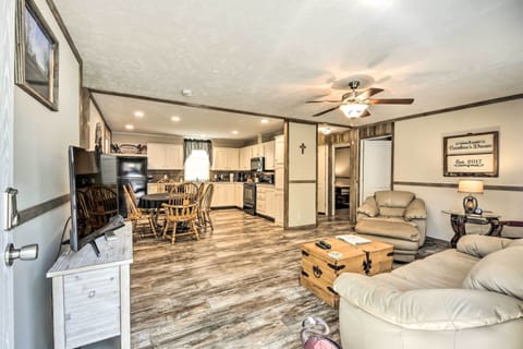 Living Room | Free WiFi | DVD Player