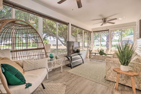 Lady Lake Vacation Rental | 2BR | 2BA | 1,332 Sq Ft | 1 Step to Enter