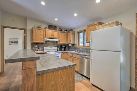 Fully Equipped Kitchen | Basic Cooking Essentials Provided | Crockpot