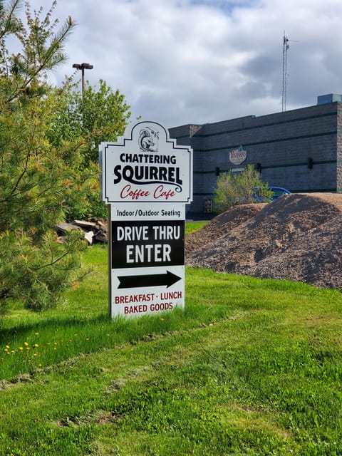 Local coffee and breakfast/lunch place - also, free wi-fi