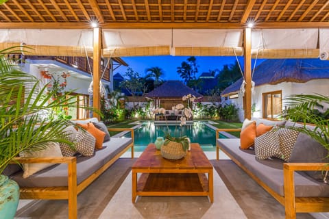 View of the outside living room 