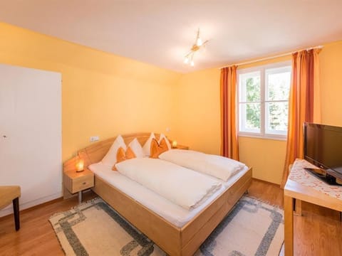 Country house apartment 2, 100m² 4-8 persons - 4* star organic wooden house Heimat & Apartment hotel in Schladming