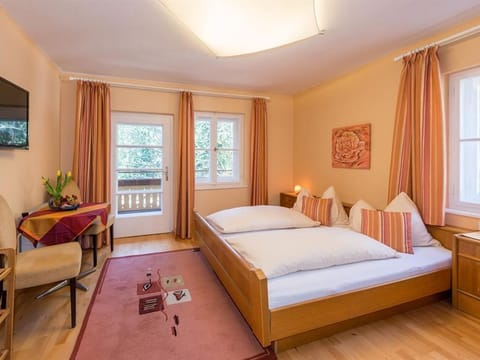 Country house apartment 1, 100m² 4-8 persons - 4* star organic wooden house Heimat & Apartment hotel in Schladming