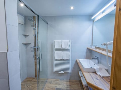 App. A Rötelstein/2 bedrooms/shower, bath, WC - Landhaus Kirchgasser Bed and Breakfast in Schladming