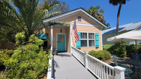 Welcome To Art & Sol Cottage!