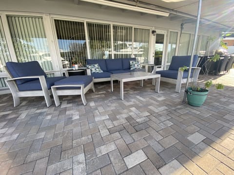 Relax & watch boaters go by