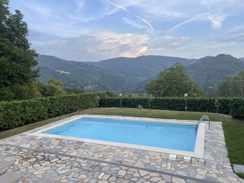 Private pool with stunning mountain views