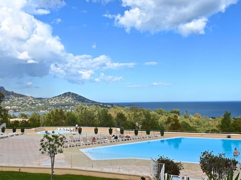 Cloud, Water, Sky, Plant, Blue, Building, Tree, Swimming Pool, Shade, Leisure