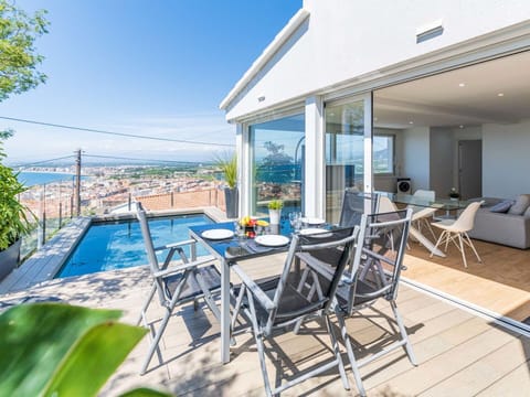 Sky, Furniture, Plant, Chair, Table, Shade, Outdoor Furniture, Swimming Pool, Building, Condominium
