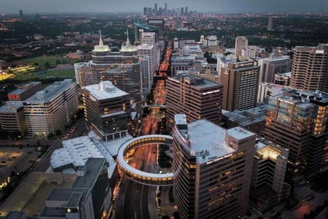Just minutes away from the prestigious Texas Medical Center
