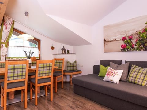 Apartment Schwammerlstube 2 bedrooms/shower, WC - Gästehaus Pilz Schladming Bed and Breakfast in Schladming