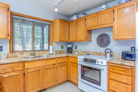 Kitchen - Main Level