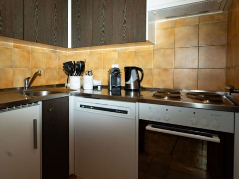 Cloud, Sky, Car, Vehicle, Building, Window, Asphalt, House