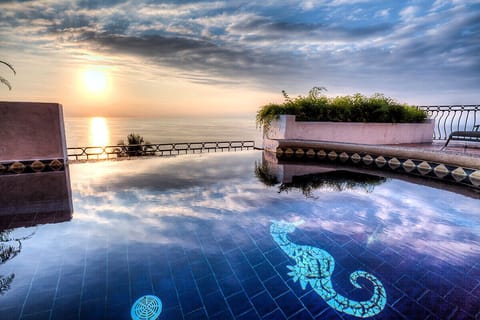 Pool / View