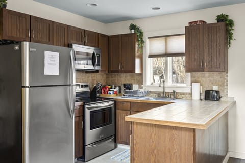 Our kitchen: equipped with everything you need to cook your family feasts!