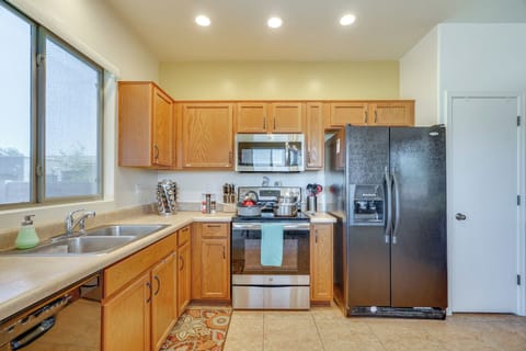 Kitchen | Hot Water Pot | Toaster Oven