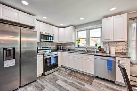 Kitchen | Main Level | Keurig & Drip Coffee Makers | Cooking Basics