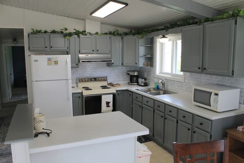 Great kitchen for cooking and entertaining