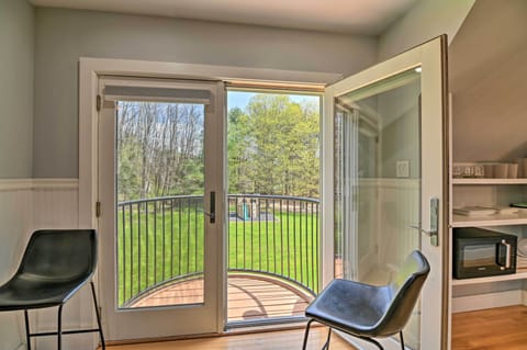 Living Room | Balcony