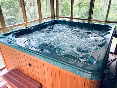 Indoor spa tub