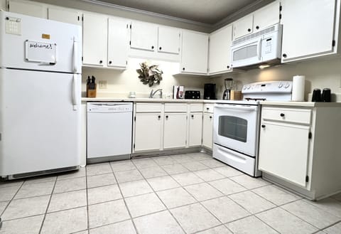 Kitchen has the basics to enjoy your stay. Starter supply of coffee, etc. 