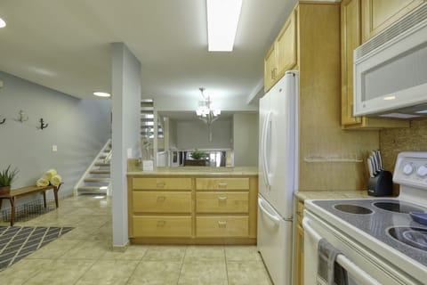 Ample space to store Central Coast wines, farmer's market produce and other local goodies from the coast.