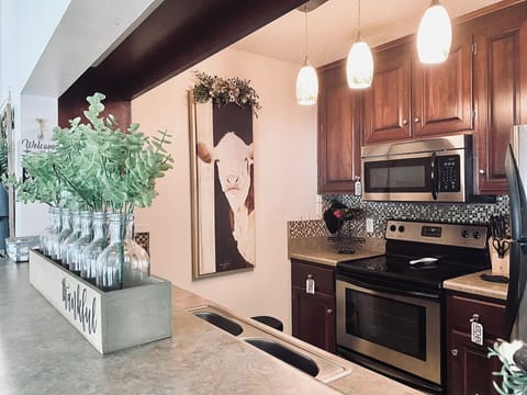 Fully equipped kitchen.