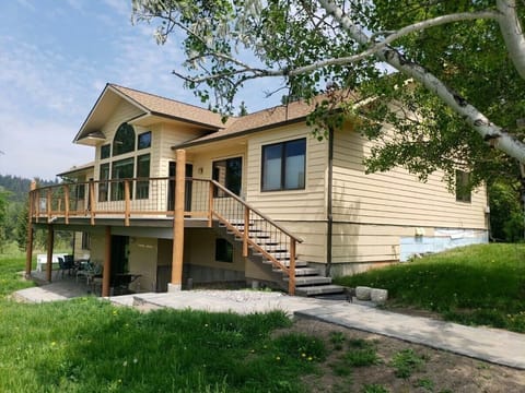 Private entrance and patio on 5 acres across road from hiking trail
