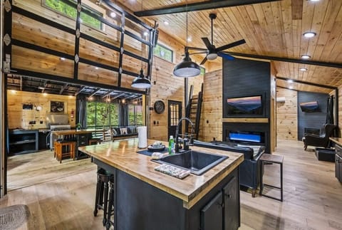 Kitchen with everything you need.