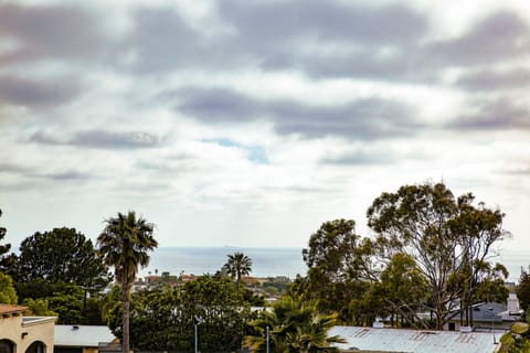 Family-Friendly Coastal Retreat with Ocean Views & Fun Kid Amenities House in Solana Beach