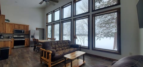 Shore View Cabins - Cabin 2 interior