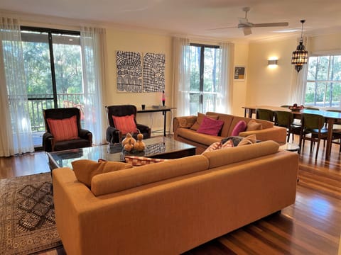 Living space with views to the 10th green