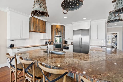 4675e7b1-86a6-44d0-a816-27e13558c43e