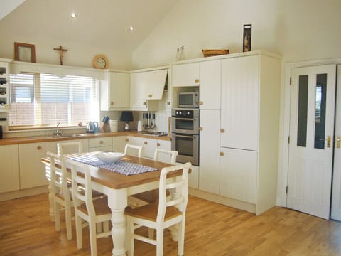 Dacha Holiday Home, Ardmore, County Waterford