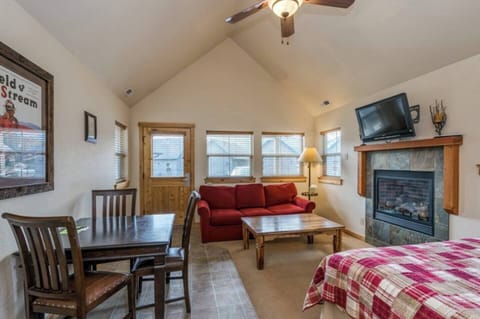 Delightfully detailed studio Beach Bungalow.