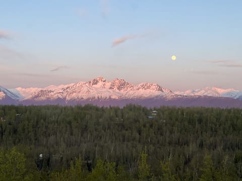 Come enjoy our majestic view!
A panoramic view of the Chugach mountain range.