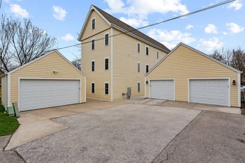 Private 2-car garage (left) – Convenient and secure parking! 🚗🚗